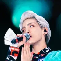 SHINeeの歴史を映す