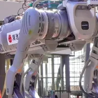 四足歩行ロボ成功