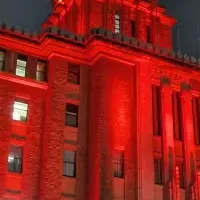 赤色に点灯した施設