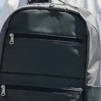 スタイリッシュなリュック