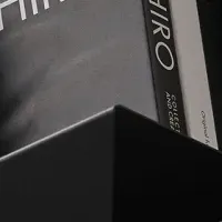 美しさ漂う本棚