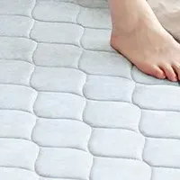 接触冷感ラグ「Ryo」