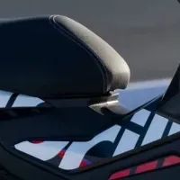 SR GT 200 レプリカ登場