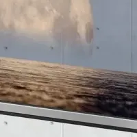 国内初の透過型テレビ展示