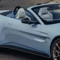 アストンマーティン75周年