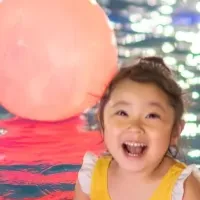 夏のナイトプール
