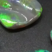 ブラックオパールの魅力