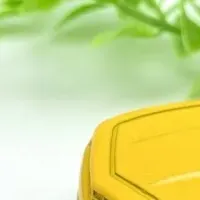 誤解される若者の車