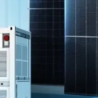 トリナ・ソーラーの偉業