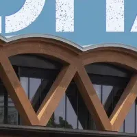 横浜ティンバーワーフ開業