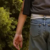 最小の電源AORA 10