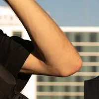 新型スリングバッグ登場