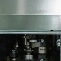 アイナス新型缶巻締機