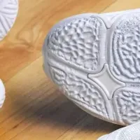 新バレーボールシューズ