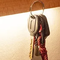 温かい木の灯り