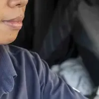 異国の大型運転手