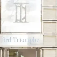 サードトリオンフ初路面店