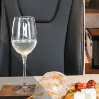 贅沢旅の新キャンピングカー