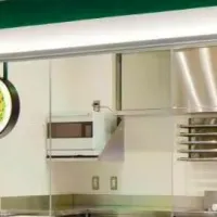 新たなサラダ店オープン