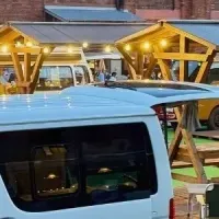 春の祭りとキャンピングカー