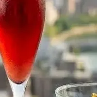 特製カクテルで夏を楽しむ